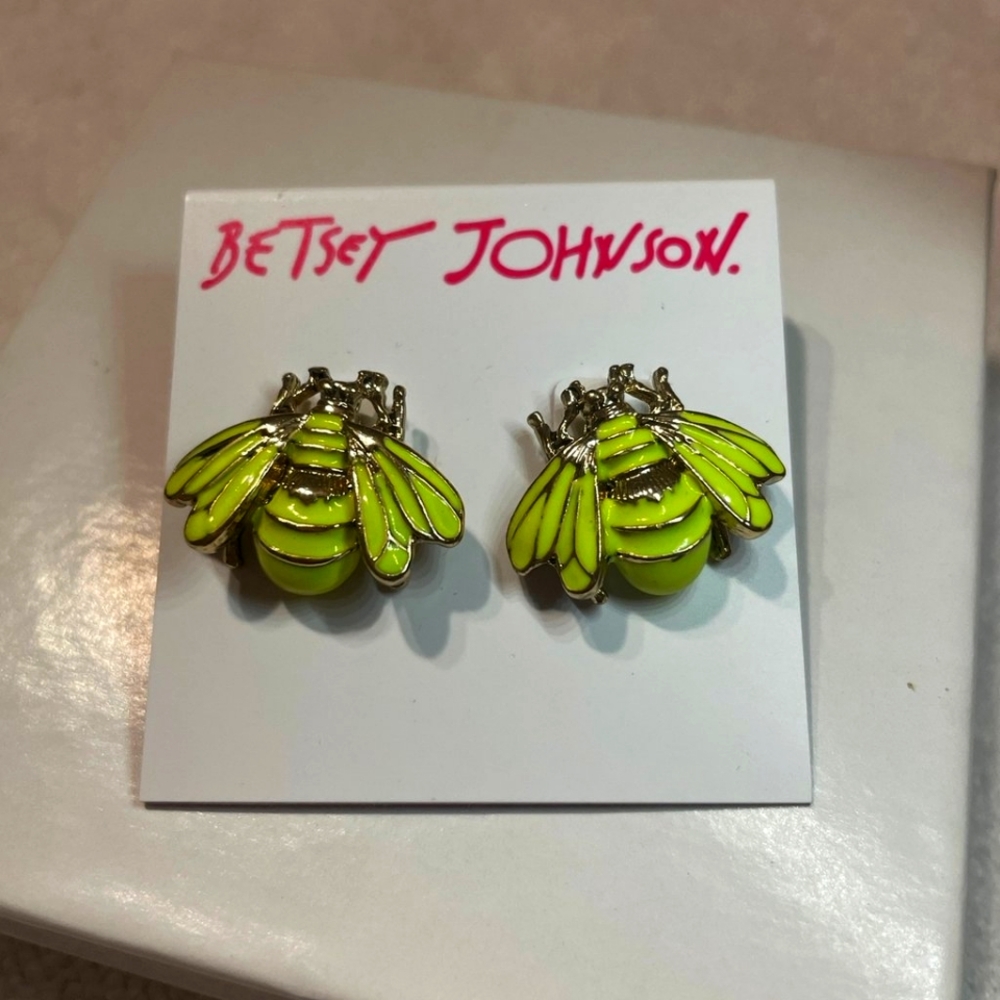 Betsey Johnson Bee Green Stud earrings
